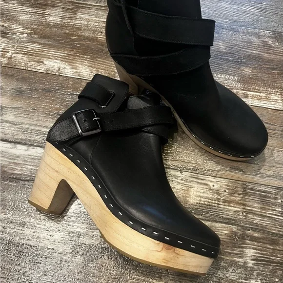 Free People Black Leather Clog Platform Booties with Buckles Size 8 - Picture 5 of 6